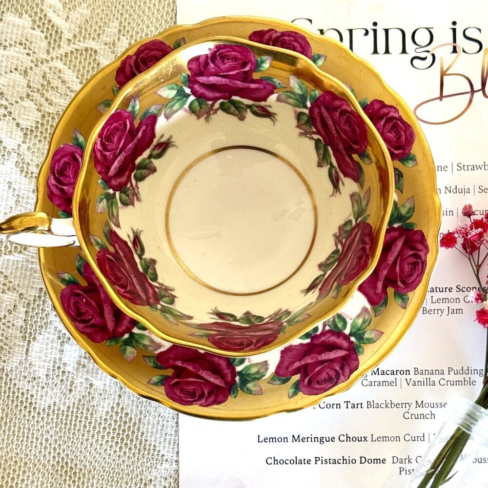 Paragon China RARE FLOATING CABBAGE ROSES Teacup and Saucer 22kt Gold ENGLAND